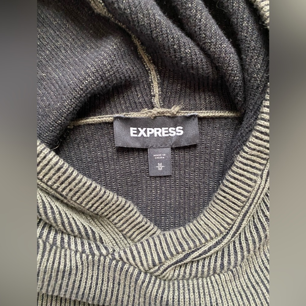 Express Ribbed Pullover With Hood - Picture 3 of 3